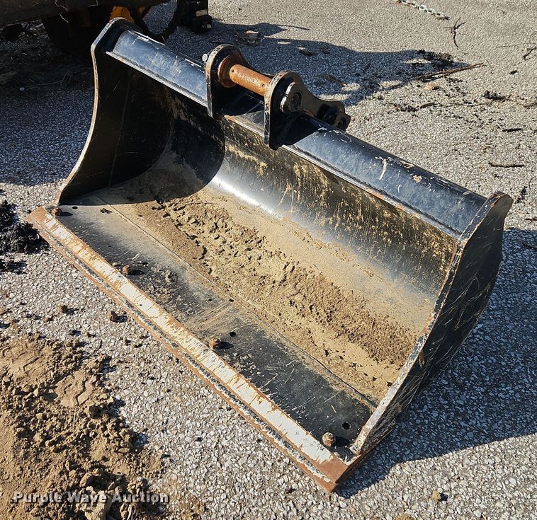 image for item EI8845 Caterpillar 388-9663 excavator ditching bucket