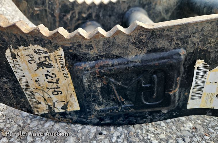 image for item EI8846 Caterpillar excavator hydraulic thumb