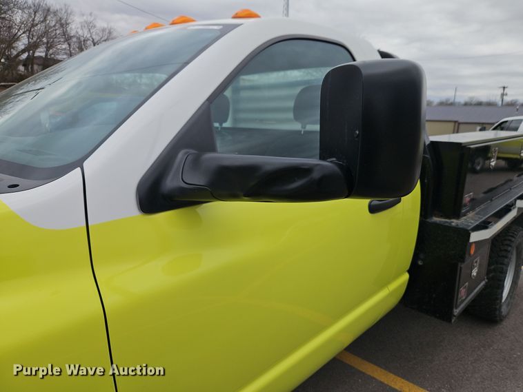 image for item EI8848 2005 Dodge Ram 3500 flatbed pickup truck