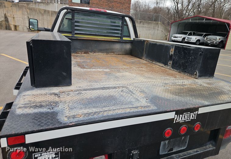 image for item EI8848 2005 Dodge Ram 3500 flatbed pickup truck