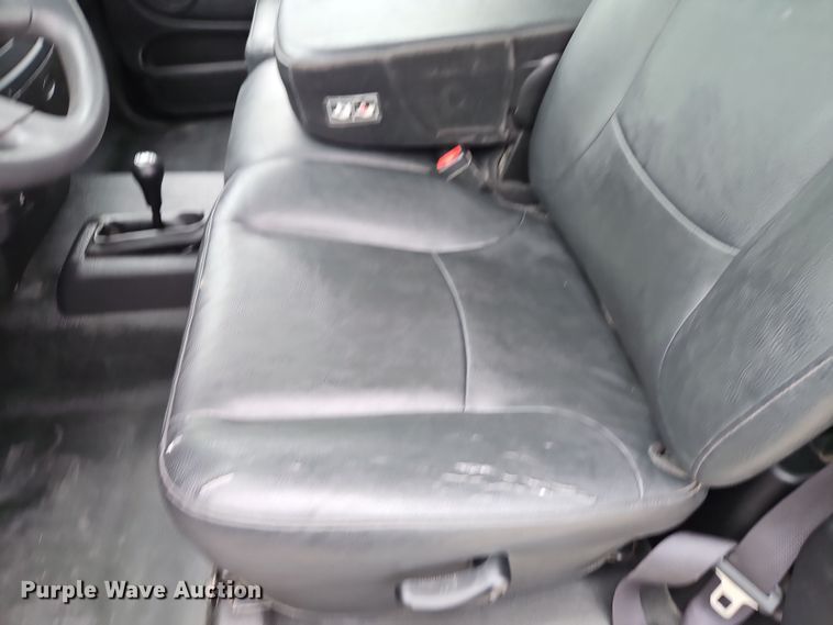 image for item EI8848 2005 Dodge Ram 3500 flatbed pickup truck