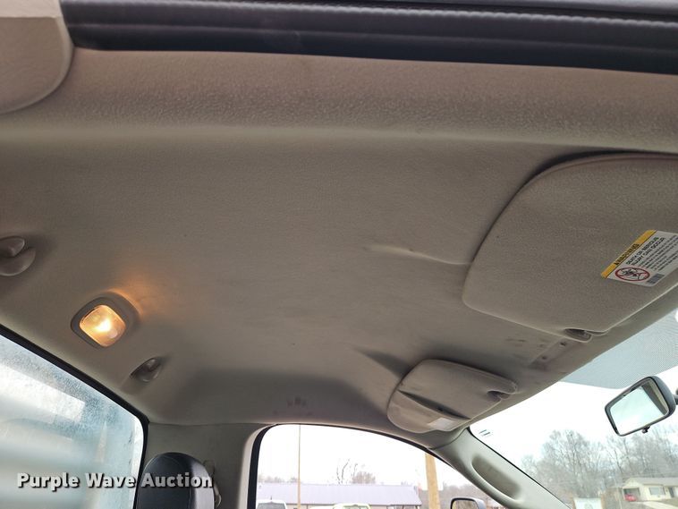 image for item EI8848 2005 Dodge Ram 3500 flatbed pickup truck