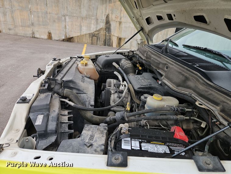 image for item EI8848 2005 Dodge Ram 3500 flatbed pickup truck