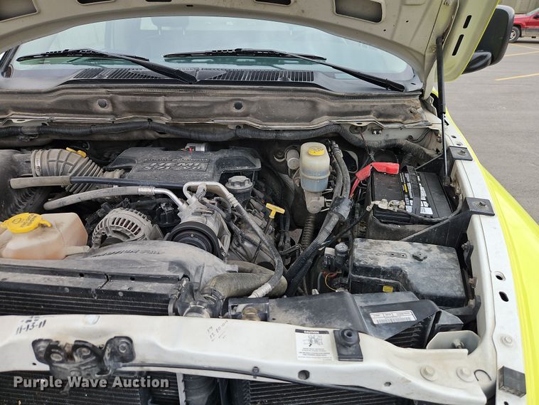 image for item EI8848 2005 Dodge Ram 3500 flatbed pickup truck