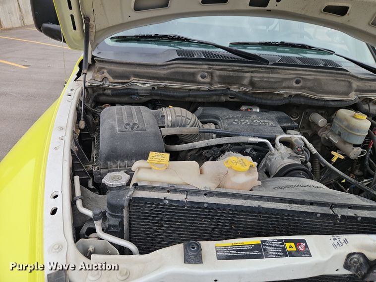 image for item EI8848 2005 Dodge Ram 3500 flatbed pickup truck