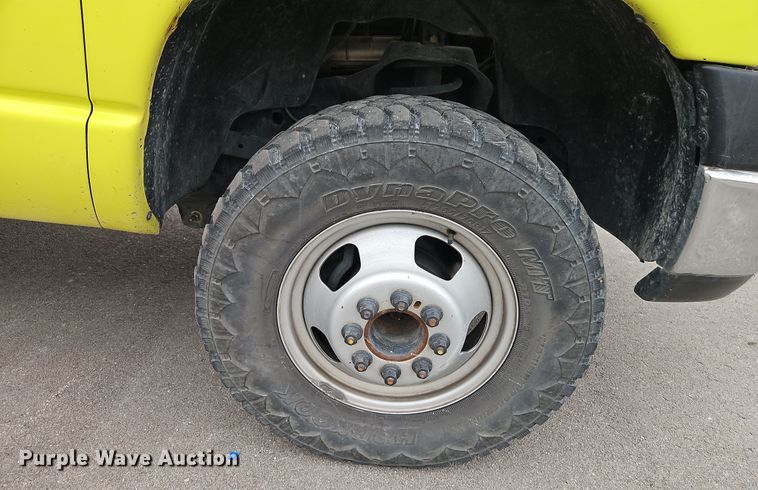 image for item EI8848 2005 Dodge Ram 3500 flatbed pickup truck