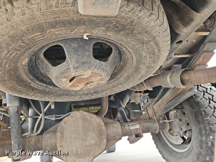 image for item EI8848 2005 Dodge Ram 3500 flatbed pickup truck