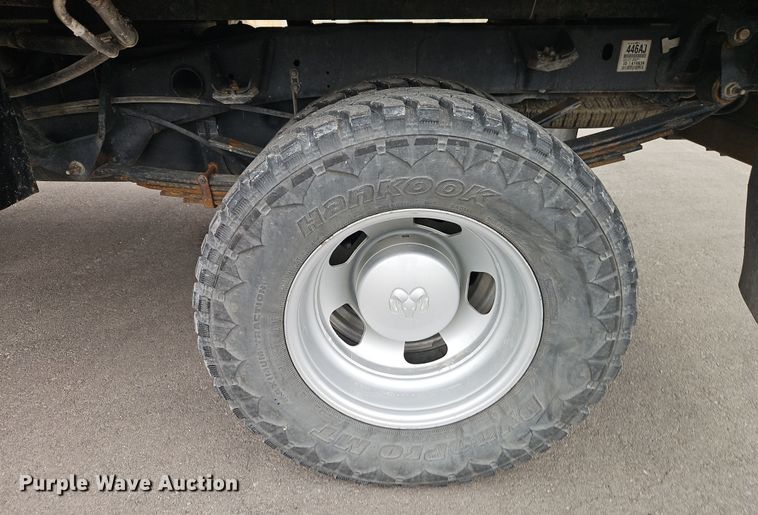 image for item EI8848 2005 Dodge Ram 3500 flatbed pickup truck