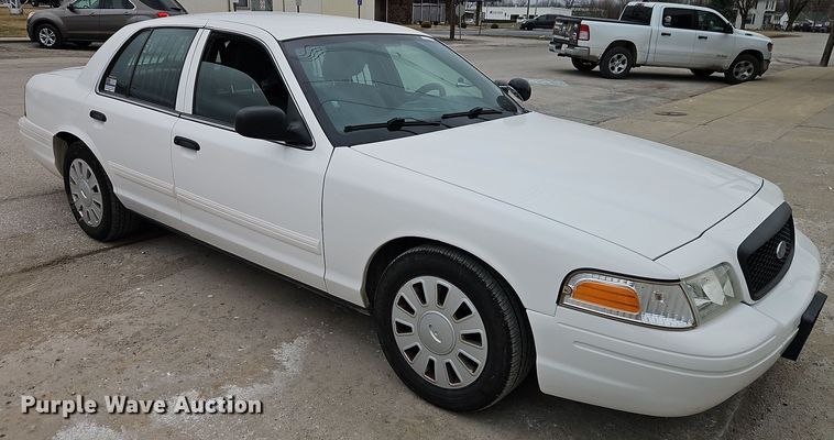 image for item EI8849 2011 Ford Crown Victoria Police Interceptor 