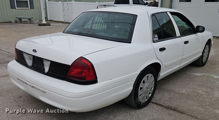 image for item EI8849 2011 Ford Crown Victoria Police Interceptor 