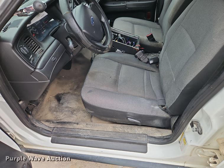 image for item EI8849 2011 Ford Crown Victoria Police Interceptor 