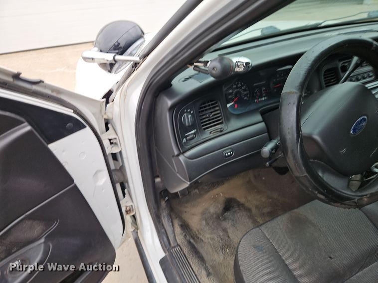 image for item EI8849 2011 Ford Crown Victoria Police Interceptor 