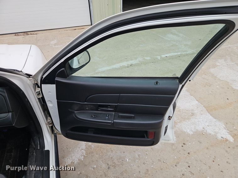 image for item EI8849 2011 Ford Crown Victoria Police Interceptor 