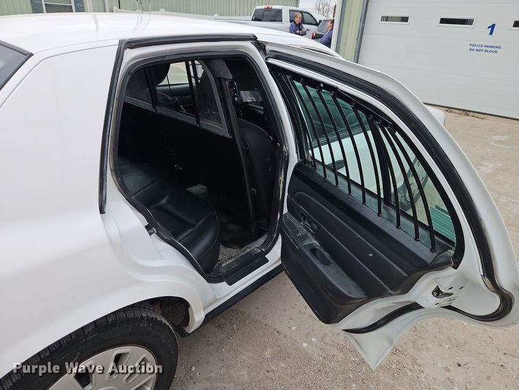 image for item EI8849 2011 Ford Crown Victoria Police Interceptor 