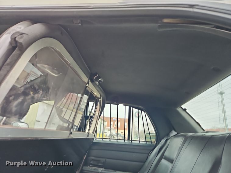 image for item EI8849 2011 Ford Crown Victoria Police Interceptor 