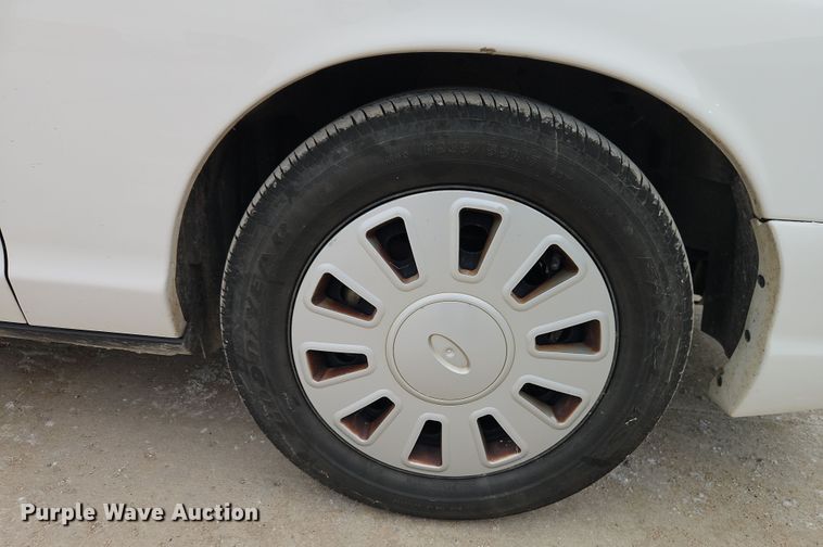 image for item EI8849 2011 Ford Crown Victoria Police Interceptor 