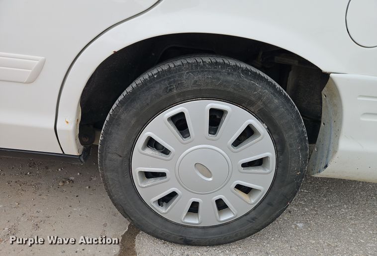 image for item EI8849 2011 Ford Crown Victoria Police Interceptor 