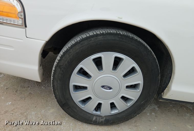 image for item EI8849 2011 Ford Crown Victoria Police Interceptor 