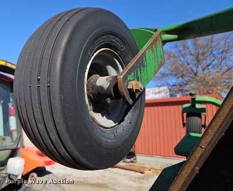 image for item EI8859 John Deere Frontier batwing finish mower