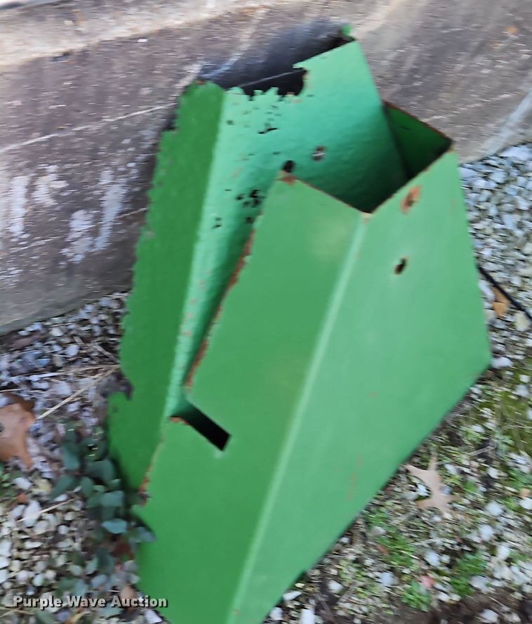 image for item EI8859 John Deere Frontier batwing finish mower