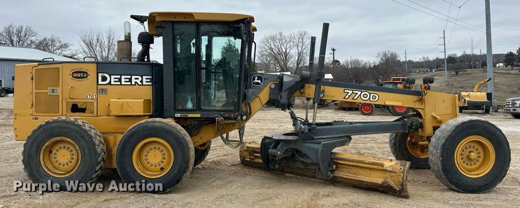 image for item EK0416 2008 John Deere 770D motor grader