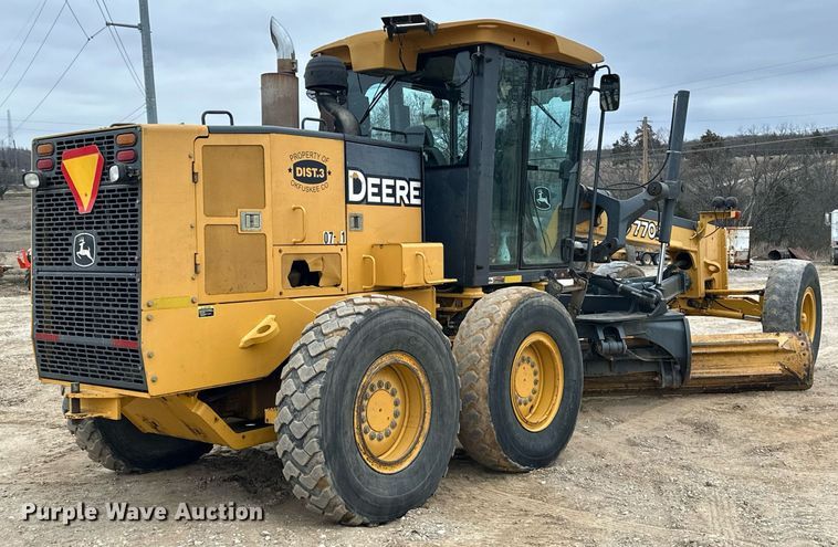 image for item EK0416 2008 John Deere 770D motor grader