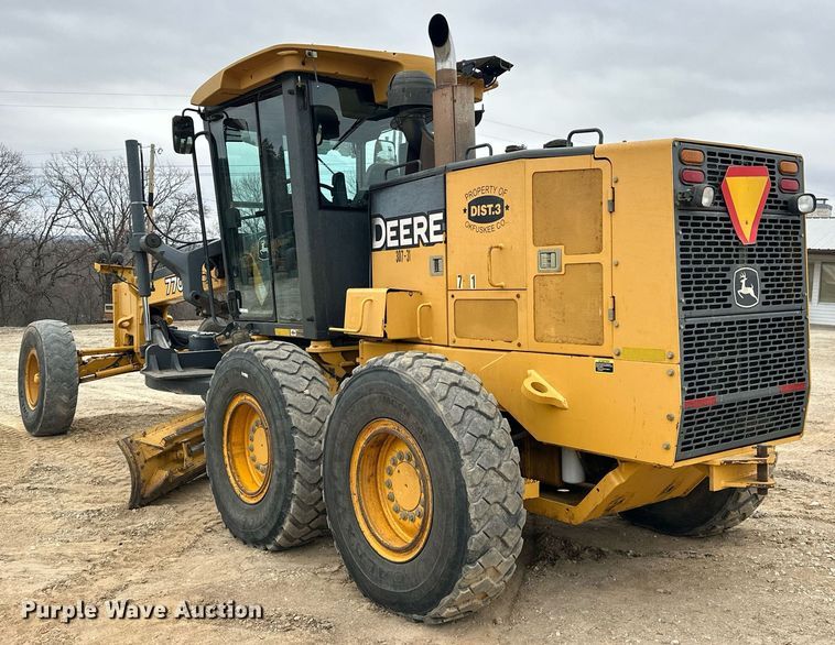 image for item EK0416 2008 John Deere 770D motor grader