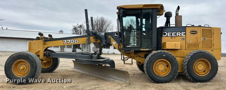 image for item EK0416 2008 John Deere 770D motor grader