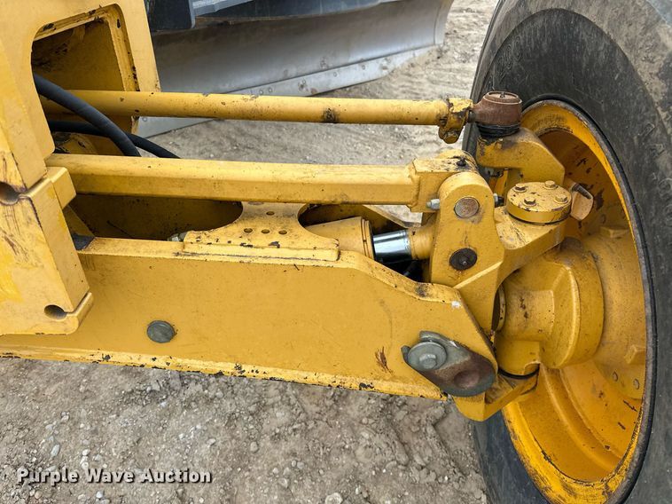 image for item EK0416 2008 John Deere 770D motor grader