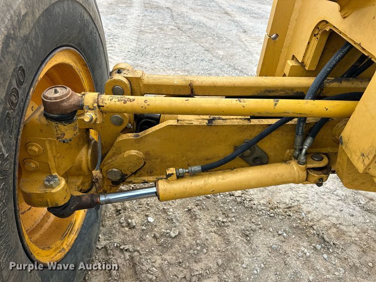 image for item EK0416 2008 John Deere 770D motor grader