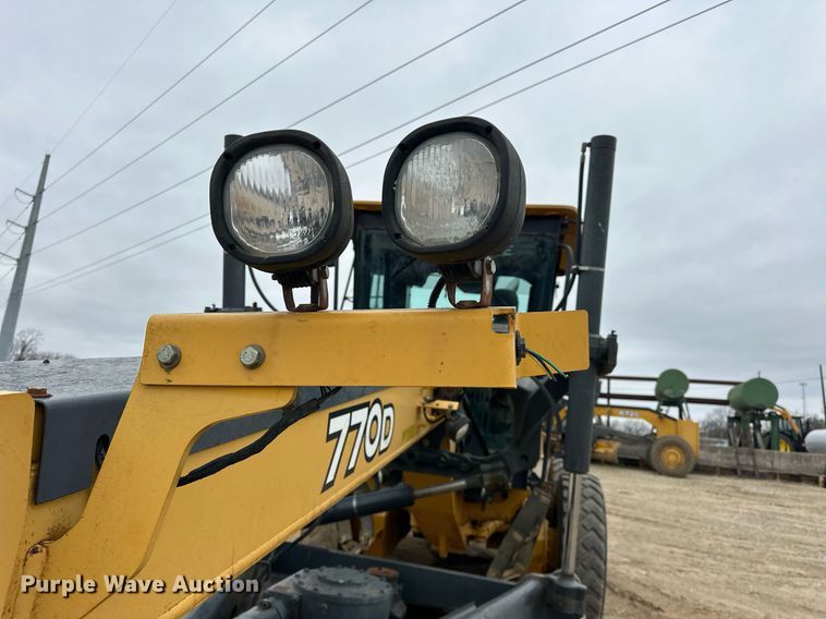 image for item EK0416 2008 John Deere 770D motor grader