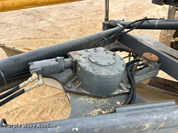 image for item EK0416 2008 John Deere 770D motor grader