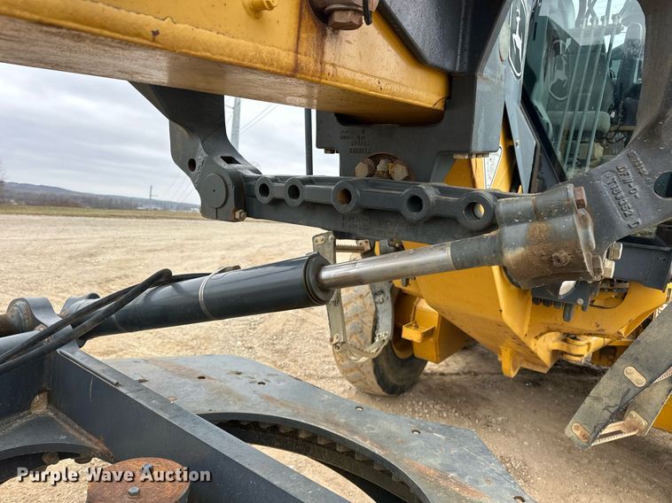 image for item EK0416 2008 John Deere 770D motor grader