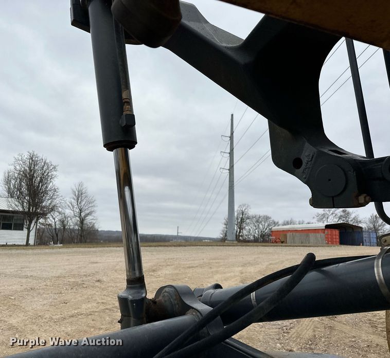 image for item EK0416 2008 John Deere 770D motor grader