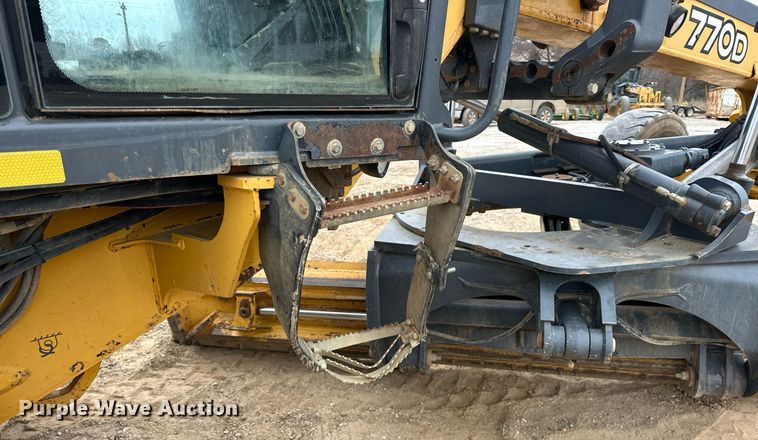 image for item EK0416 2008 John Deere 770D motor grader