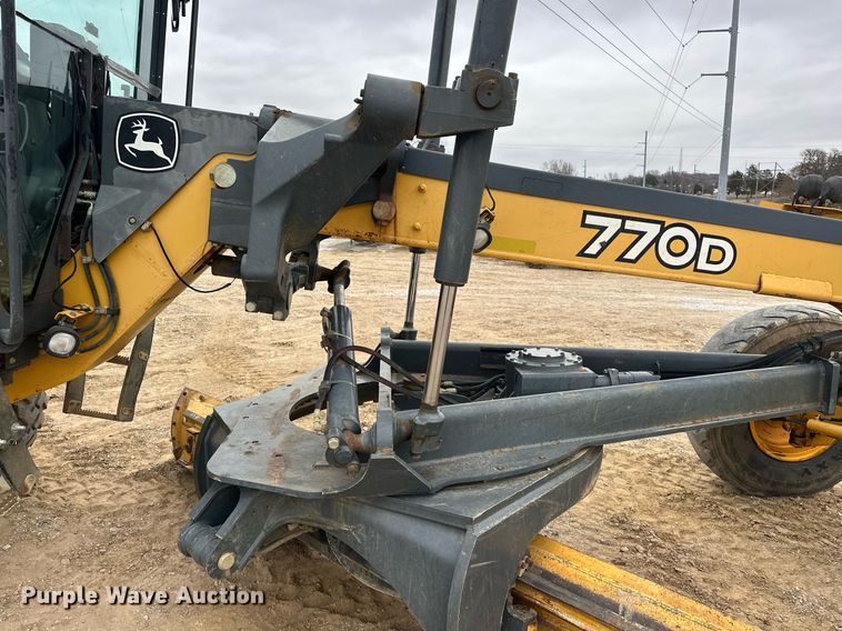 image for item EK0416 2008 John Deere 770D motor grader