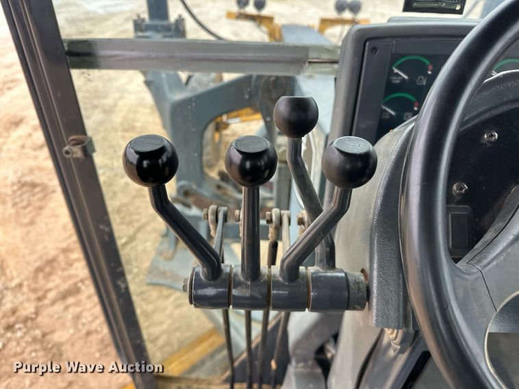 image for item EK0416 2008 John Deere 770D motor grader