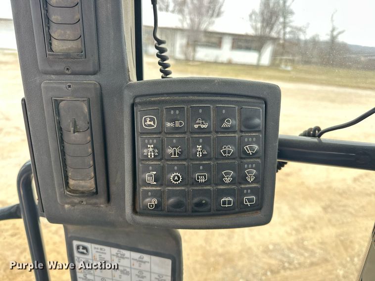 image for item EK0416 2008 John Deere 770D motor grader