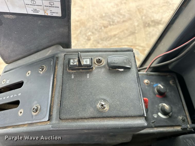 image for item EK0416 2008 John Deere 770D motor grader