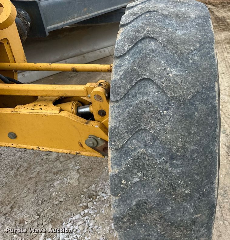 image for item EK0416 2008 John Deere 770D motor grader