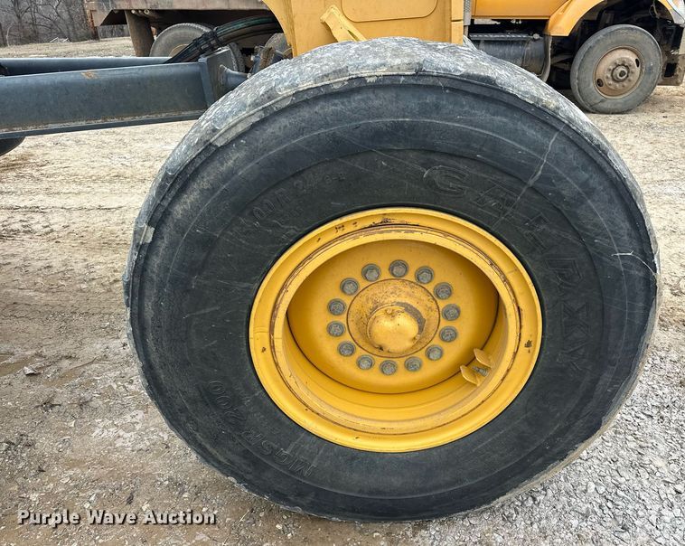 image for item EK0416 2008 John Deere 770D motor grader