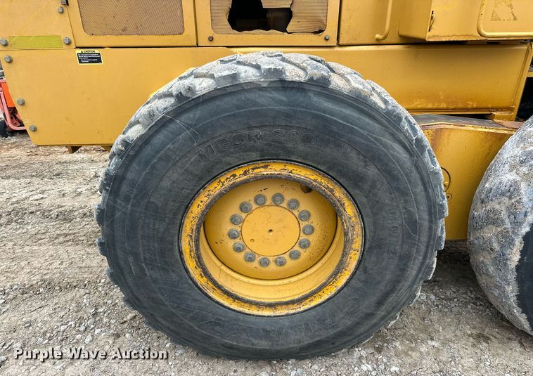 image for item EK0416 2008 John Deere 770D motor grader