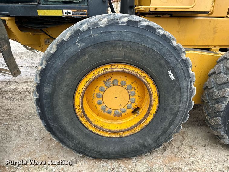 image for item EK0416 2008 John Deere 770D motor grader