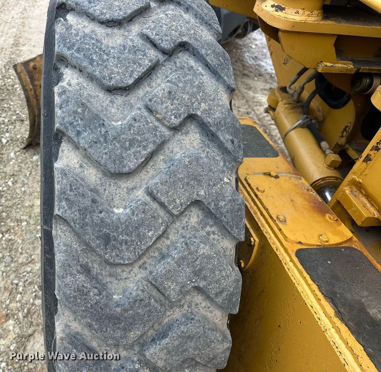 image for item EK0416 2008 John Deere 770D motor grader