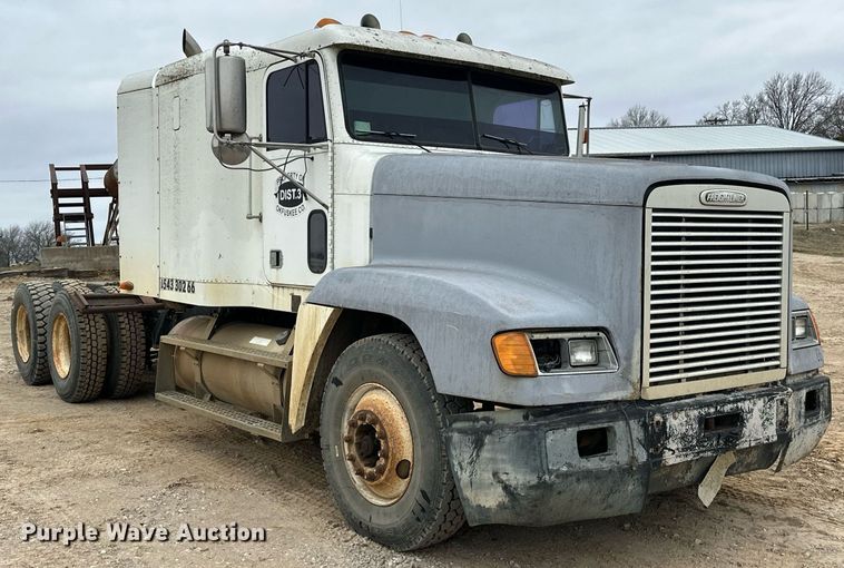 image for item EK0418 1999 Freightliner FLD semi truck