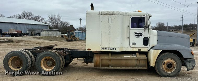 image for item EK0418 1999 Freightliner FLD semi truck