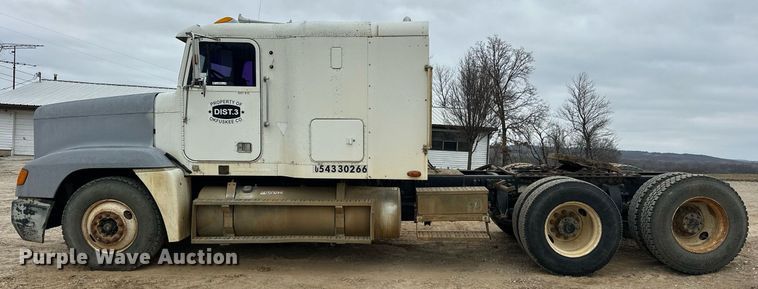 image for item EK0418 1999 Freightliner FLD semi truck