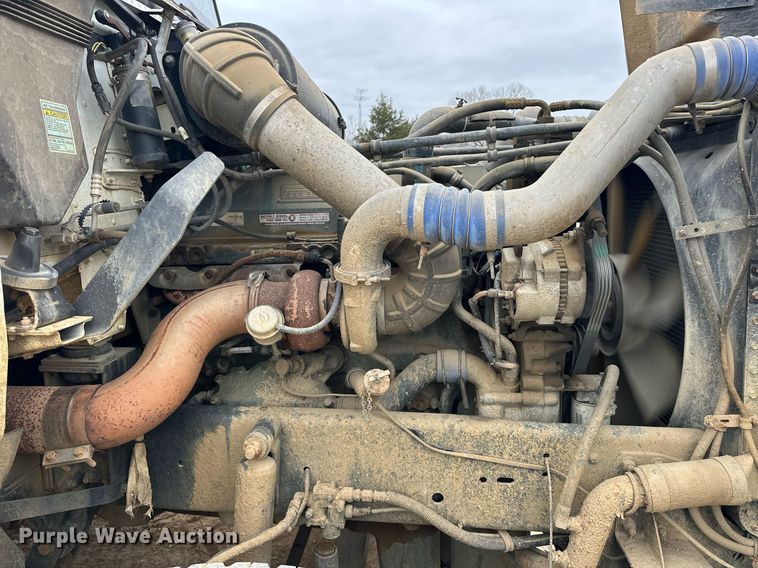 image for item EK0418 1999 Freightliner FLD semi truck