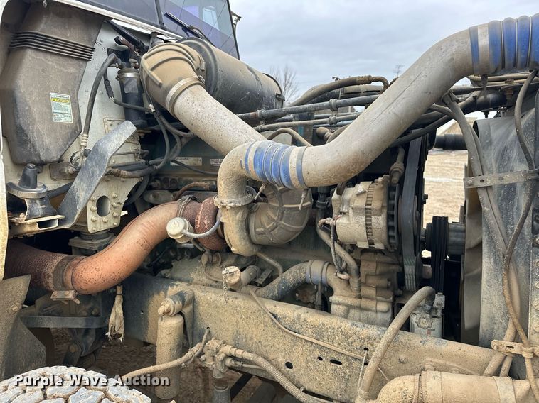 image for item EK0418 1999 Freightliner FLD semi truck