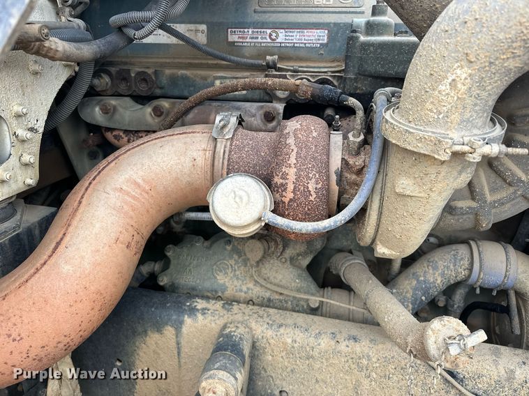 image for item EK0418 1999 Freightliner FLD semi truck